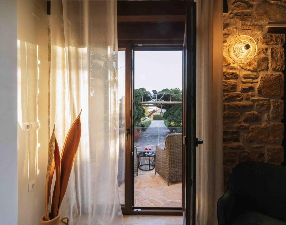 Villa Repsimia With Private Jacuzzi Kokkinos Pirgos Exterior foto