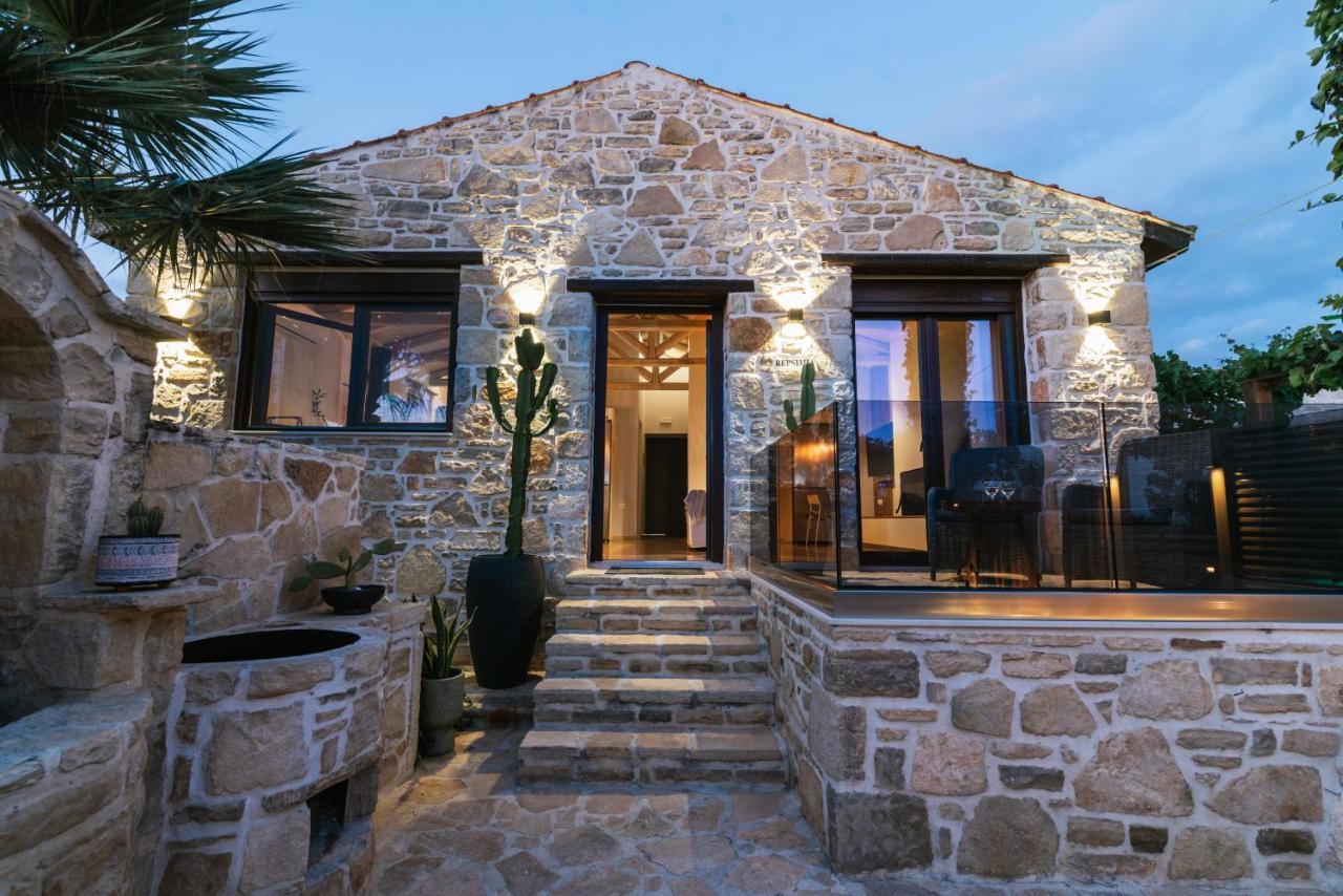 Villa Repsimia With Private Jacuzzi Kokkinos Pirgos Exterior foto